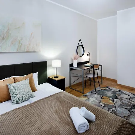 Embassy Center With Parking Apartament Ryga