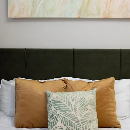 Embassy Center With Parking Lägenhet