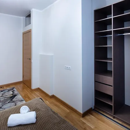 Apartment Embassy Center With Parking