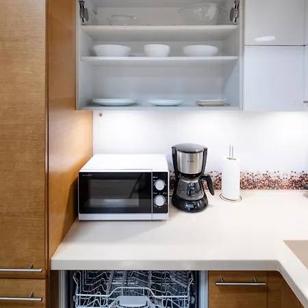 Embassy Center With Parking Lägenhet *