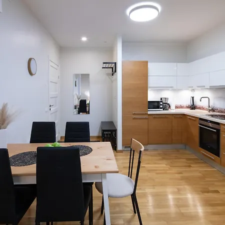 Apartment Embassy Center With Parking