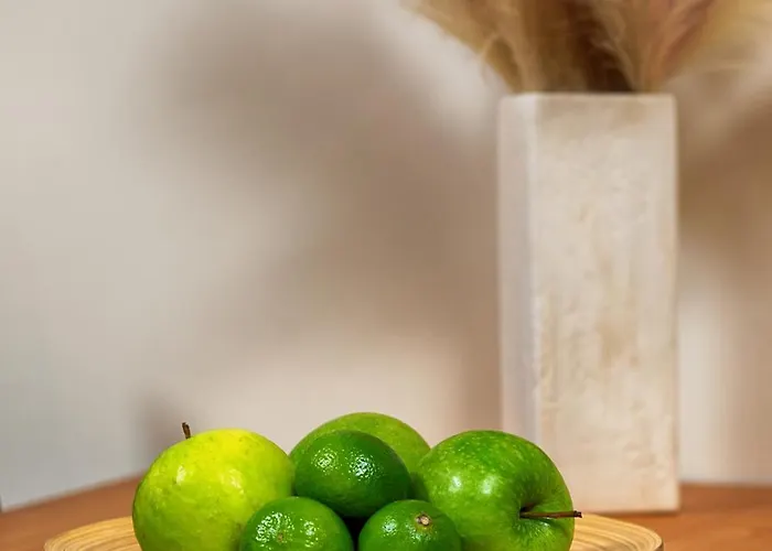 Embassy Center With Parking *