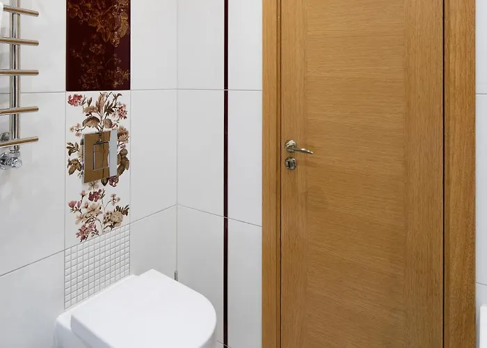 Embassy Center With Parking *